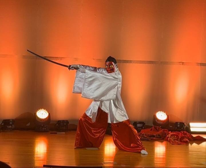 Japanese cultural performer Kentaro, traditional Japanese entertainment, Japanese music and dance